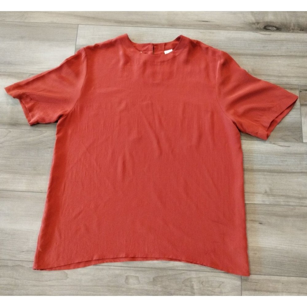 Christi and Jill Red 100% Silk Crew Neck Short Sleeve Blouse